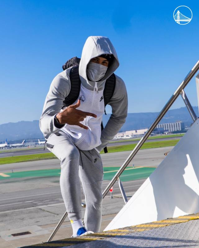 赛后夏洛特黄蜂备战中超；内部沟通细节曝光；目标明确；控场能力受关注的简单介绍