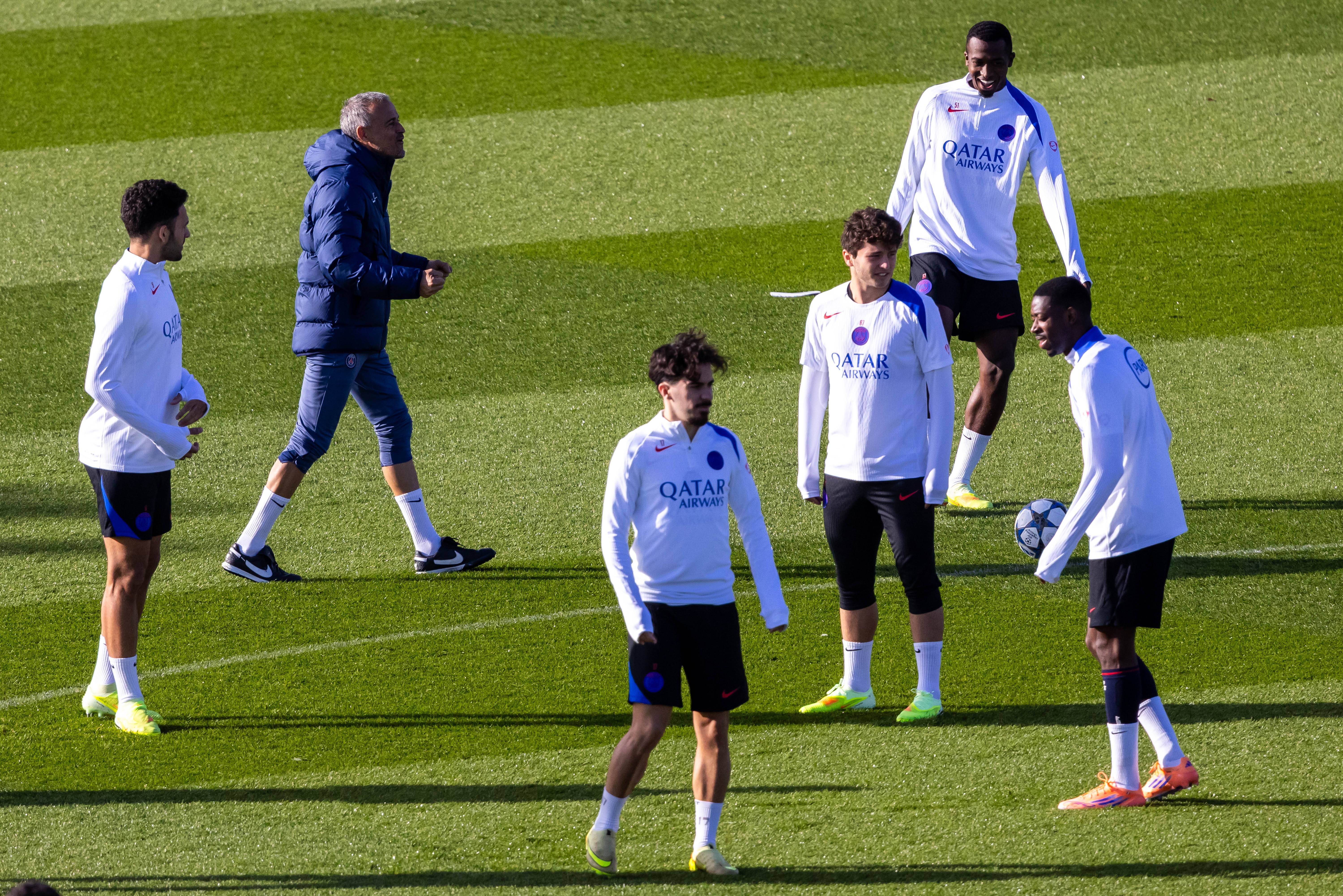 开云官网关于转折点！巴黎圣日耳曼更衣室发声，欧超杯赛前攻防权衡，信心回归，训练强度明显提升的信息